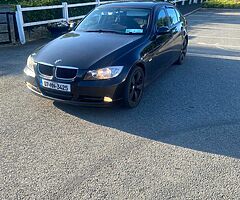 E90