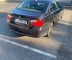 E90