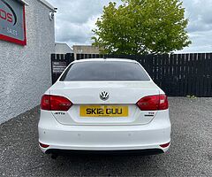 2012 Volkswagen Jetta - Image 4/10