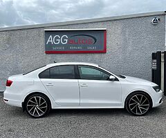 2012 Volkswagen Jetta - Image 6/10