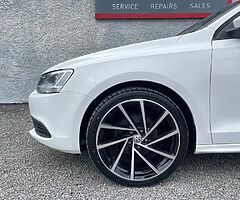 2012 Volkswagen Jetta - Image 9/10