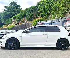 2014 Volkswagen Golf R - Image 5/10