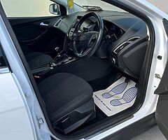 Ford Focus Titanium - Image 5/9