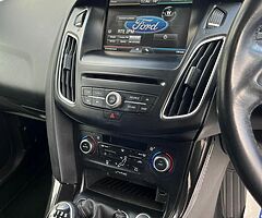 Ford Focus Titanium - Image 7/9