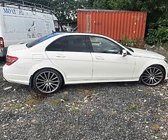 2011 Mercedes for breaking