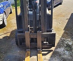 2003 1.5 ton electric forklift Crown