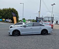 2013 Audi S8 - Image 4/10