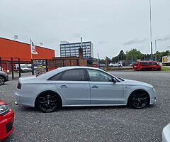 2013 Audi S8 - Image 8/10