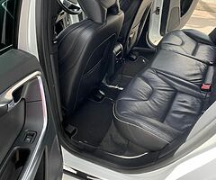 VOLVO XC60 4x4 215HP - Image 8/10