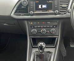 Car - Image 8/10