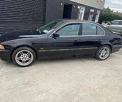 BMW E39 520