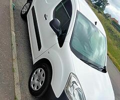 2018 Peugeot Partner - Image 3/8