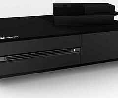 Xbox one for sale working good come with fifa22 and 1controller  come with forza 4