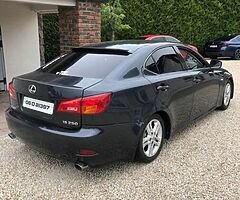 Lexus is250