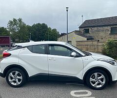 2018 Toyota C-HR - Image 3/10