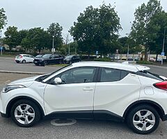 2018 Toyota C-HR - Image 8/10