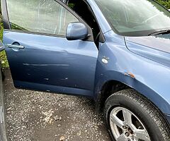 Toyota RAV4 (4WD - Manual) 2.2 Diesel - Image 6/10
