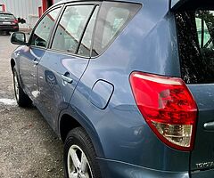 Toyota RAV4 (4WD - Manual) 2.2 Diesel - Image 10/10
