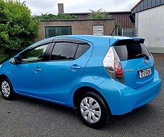Toyota Aqua 1.5 Hybrid - Image 4/10
