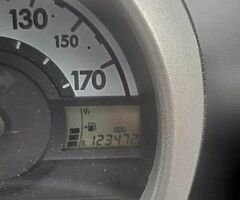 06 Toyota Aygo 1.0 - Image 8/8