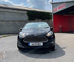 2014 Ford fiesta Black