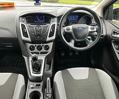 2013 FORD FOCUS 1.0L PETROL SAT NAV NCT 11/23 5 SPEED MANUAL SPOTLESS - Image 9/10