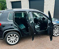 2010 Volkswagen Tiguan - Image 8/10