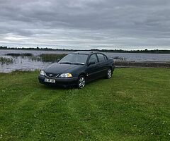 02 avensis