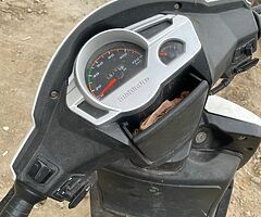 2018 Mahindra Gusto - Image 5/6