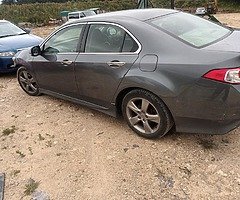 Breaking 2009 Honda accord - Image 3/7