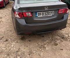 Breaking 2009 Honda accord - Image 7/7