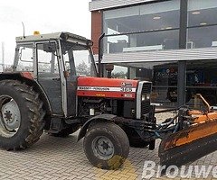 Massey Ferguson 365 front linkage