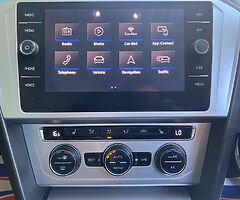 2018 Volkswagen Passat - Image 9/10