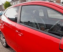 TOYOTA AYGO 1.0 X-PLAY 2016