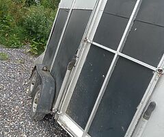 Horse box