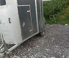 Horse box