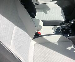 171 VW Tiguan 2.0 SE TDi 140PS Manual Transmission