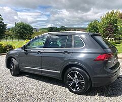 171 VW Tiguan 2.0 SE TDi 140PS Manual Transmission - Image 6/10