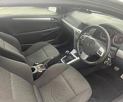 Opel Astra GTC 1.4 - Image 6/10
