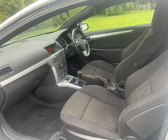 Opel Astra GTC 1.4 - Image 7/10