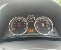 Opel Astra GTC 1.4 - Image 9/10