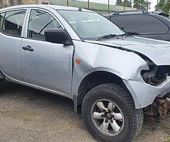 08 mitsubishi l200 breaking parts - Image 4/5