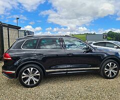 2016 Volkswagen Touareg - Image 4/10