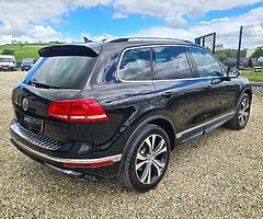 2016 Volkswagen Touareg - Image 5/10