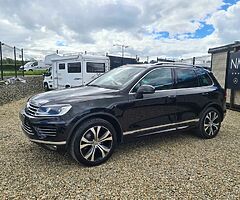 2016 Volkswagen Touareg - Image 8/10
