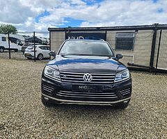 2016 Volkswagen Touareg - Image 10/10