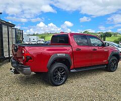 2022 Toyota Hilux - Image 3/10