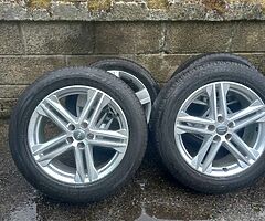Audi Q5 19inch genuine alloy wheels with good tyres for sale