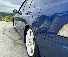 2002 Lexus IS 200 - Image 4/10