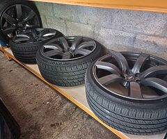 Genuine staggered r35 wheels
